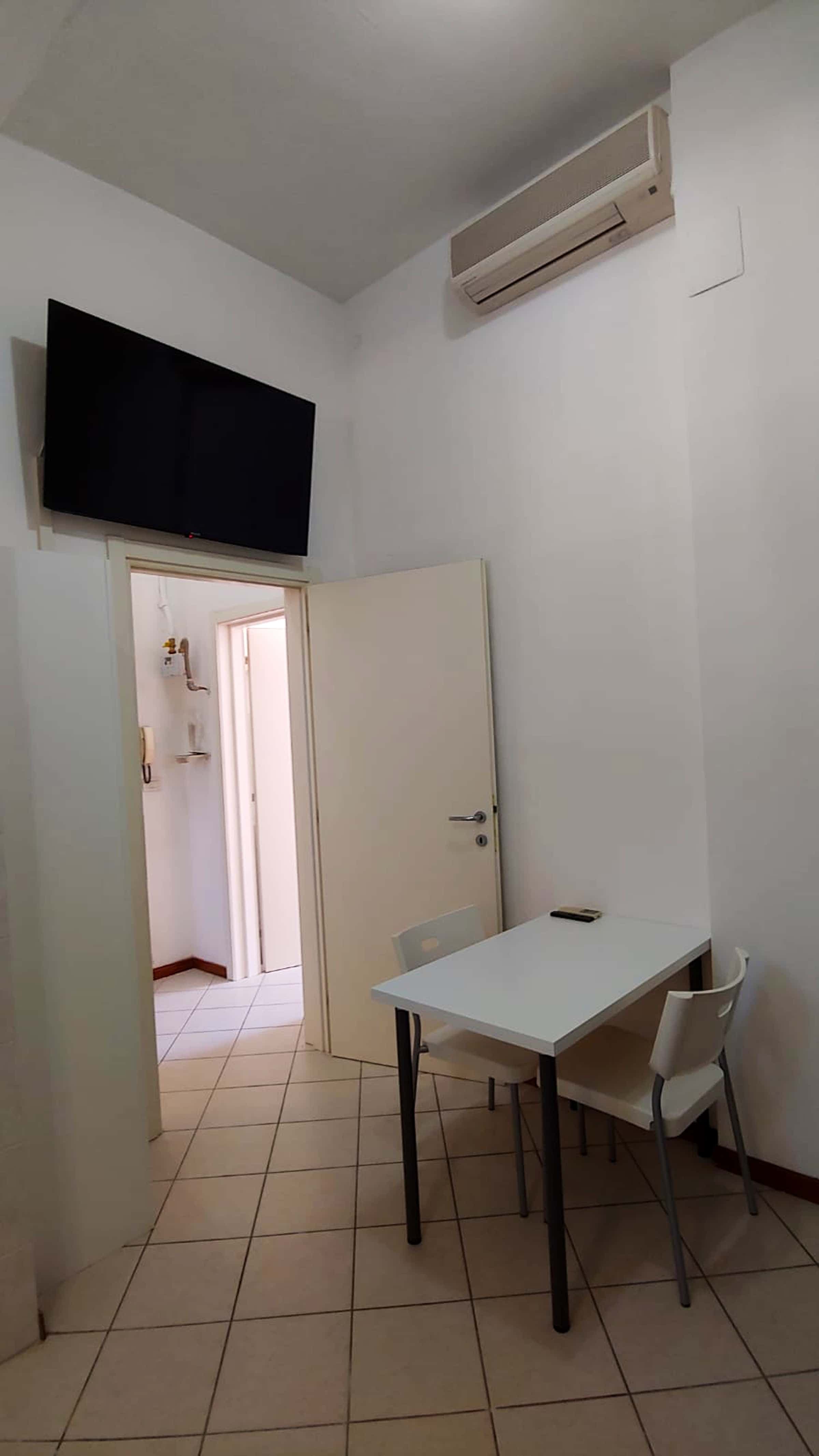 Via Vittorio Bigari photo 1