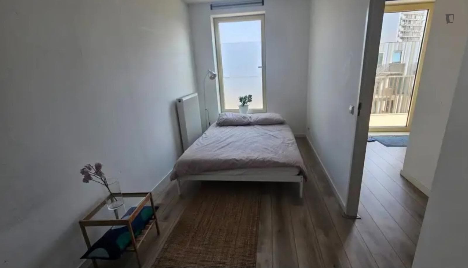 Cozy private room in a 2-bedroom apartment located in front of Kraaiennest Metro Station photo 1