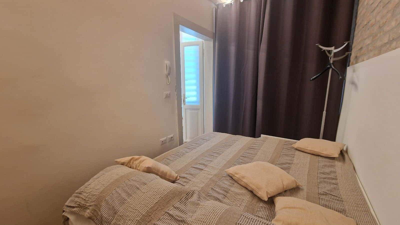 Casa Nina:  Nuovo e tranquillo appartamento al piano terra - max 4 ospiti - zona Ospedali photo 1