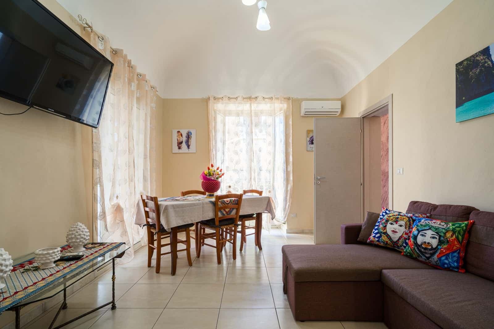 via delle Sciare, Catania photo 1
