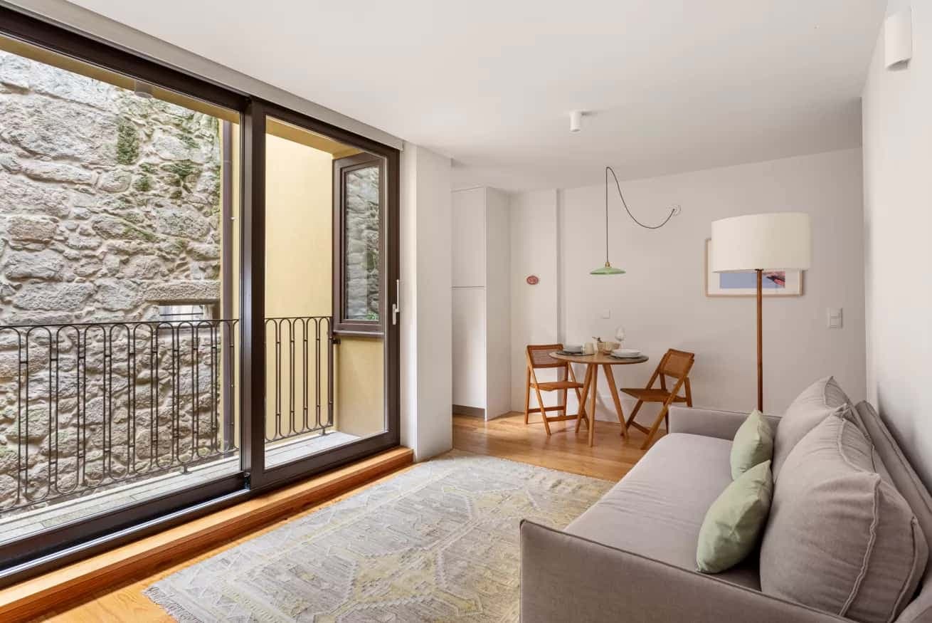 Adorable 1-bed flat with balcony photo 1