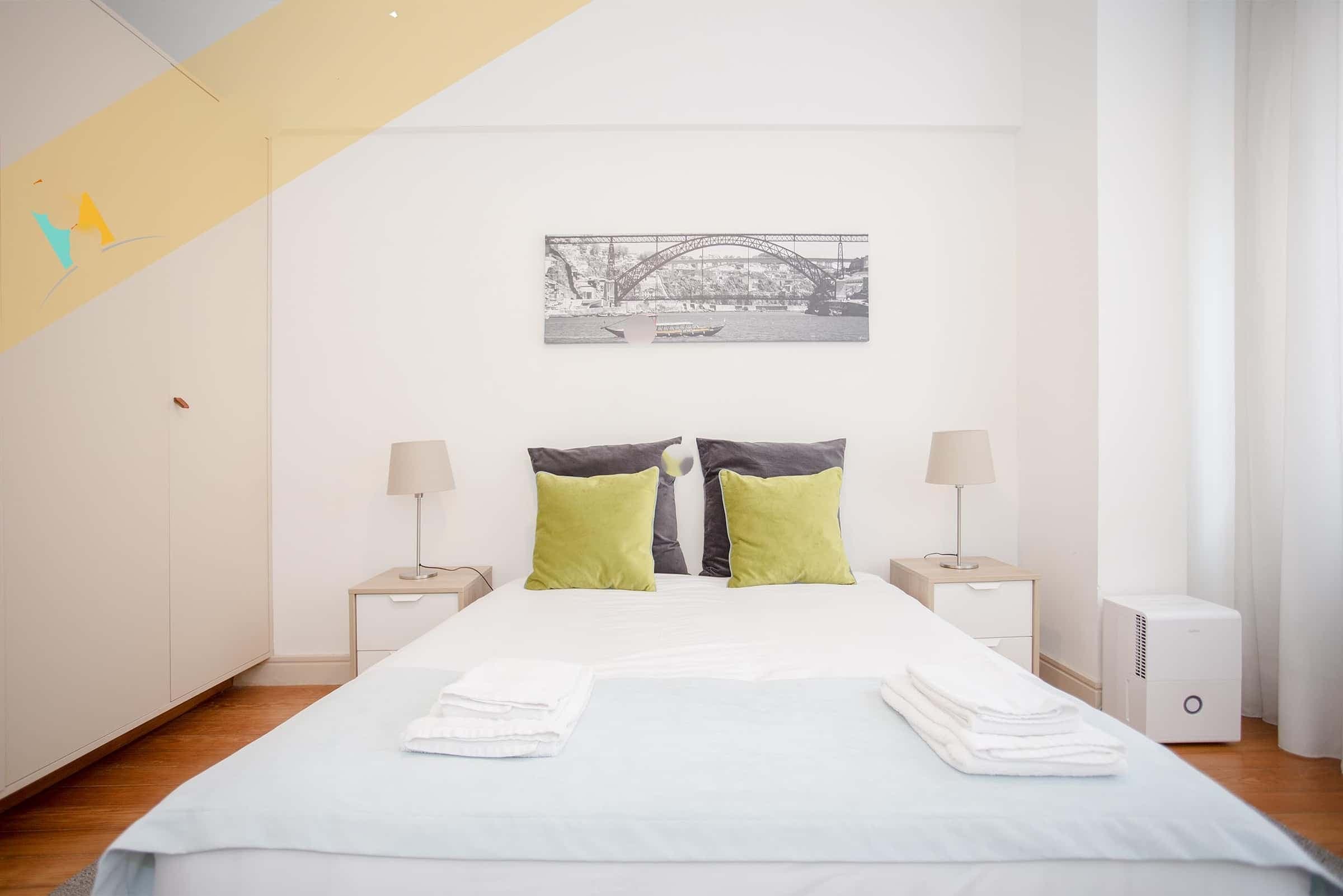 Light Spacious Apartment photo 1