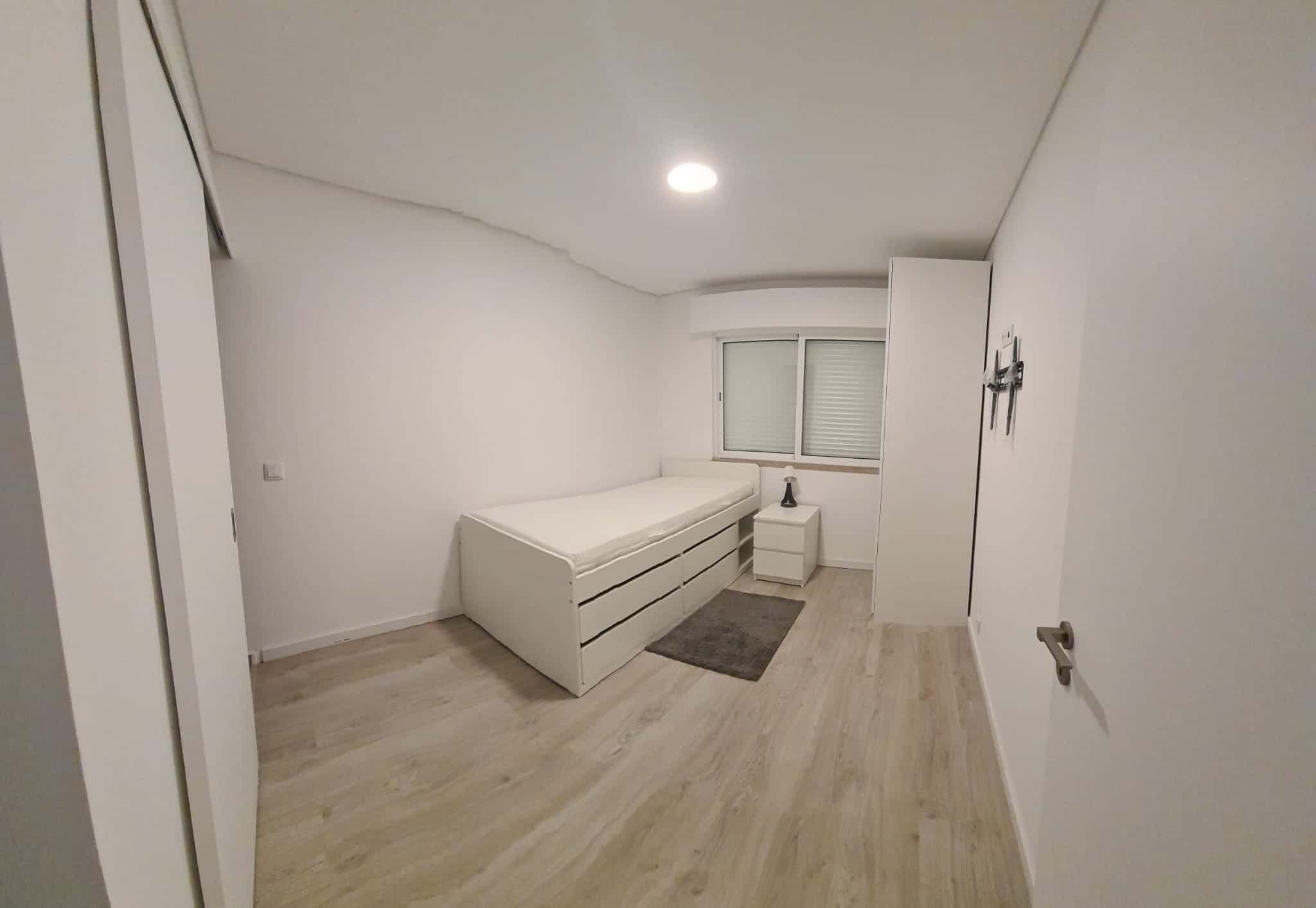 Single ensuite room in Rua Maria Veleda, Amadora/Lisbon photo 1