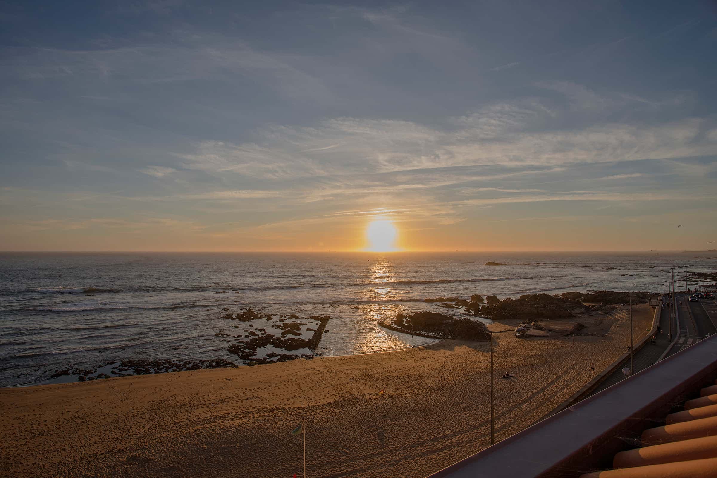 Apartment in Porto | Luxury Beachfront Apartment V photo 1