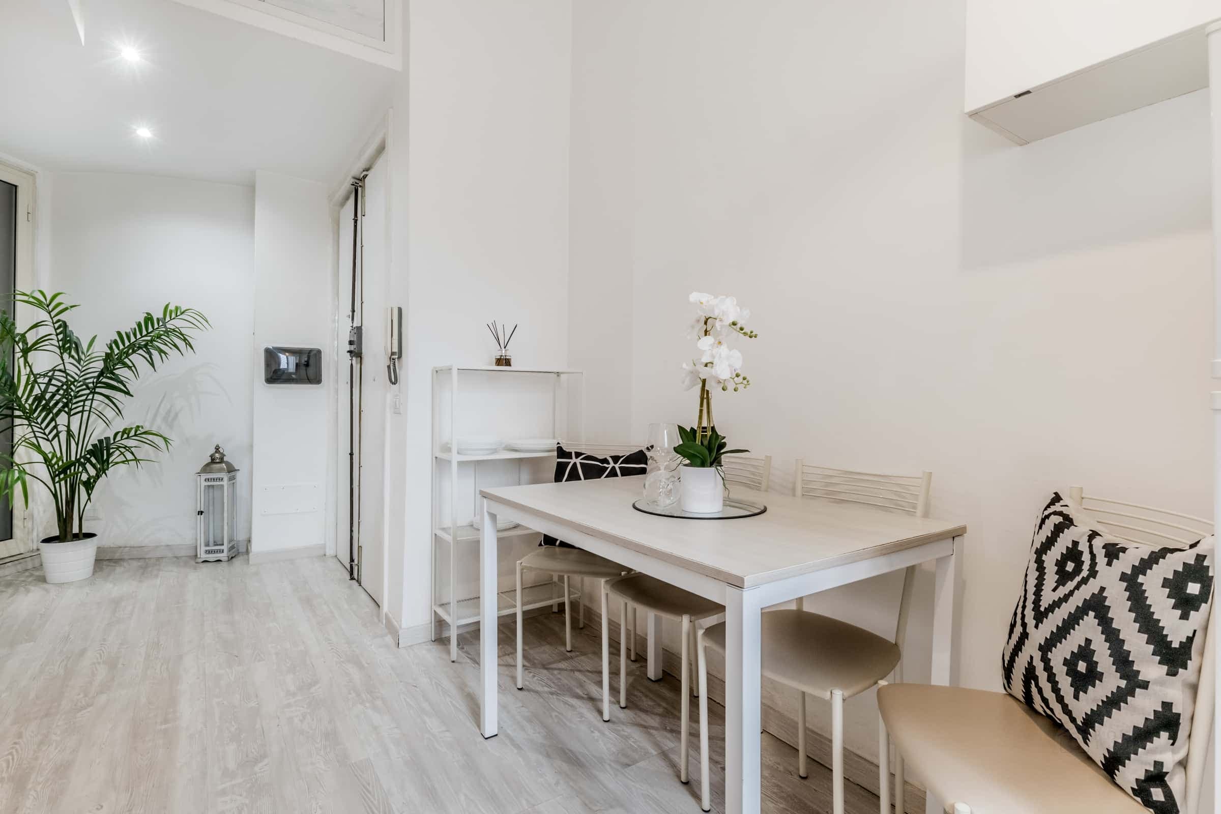 Stylish gold apartment photo 1