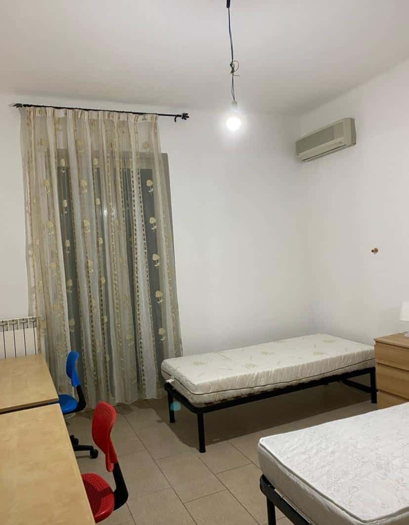 Stanza doppia in Via Sigismondo Castromediano, Bari photo 1