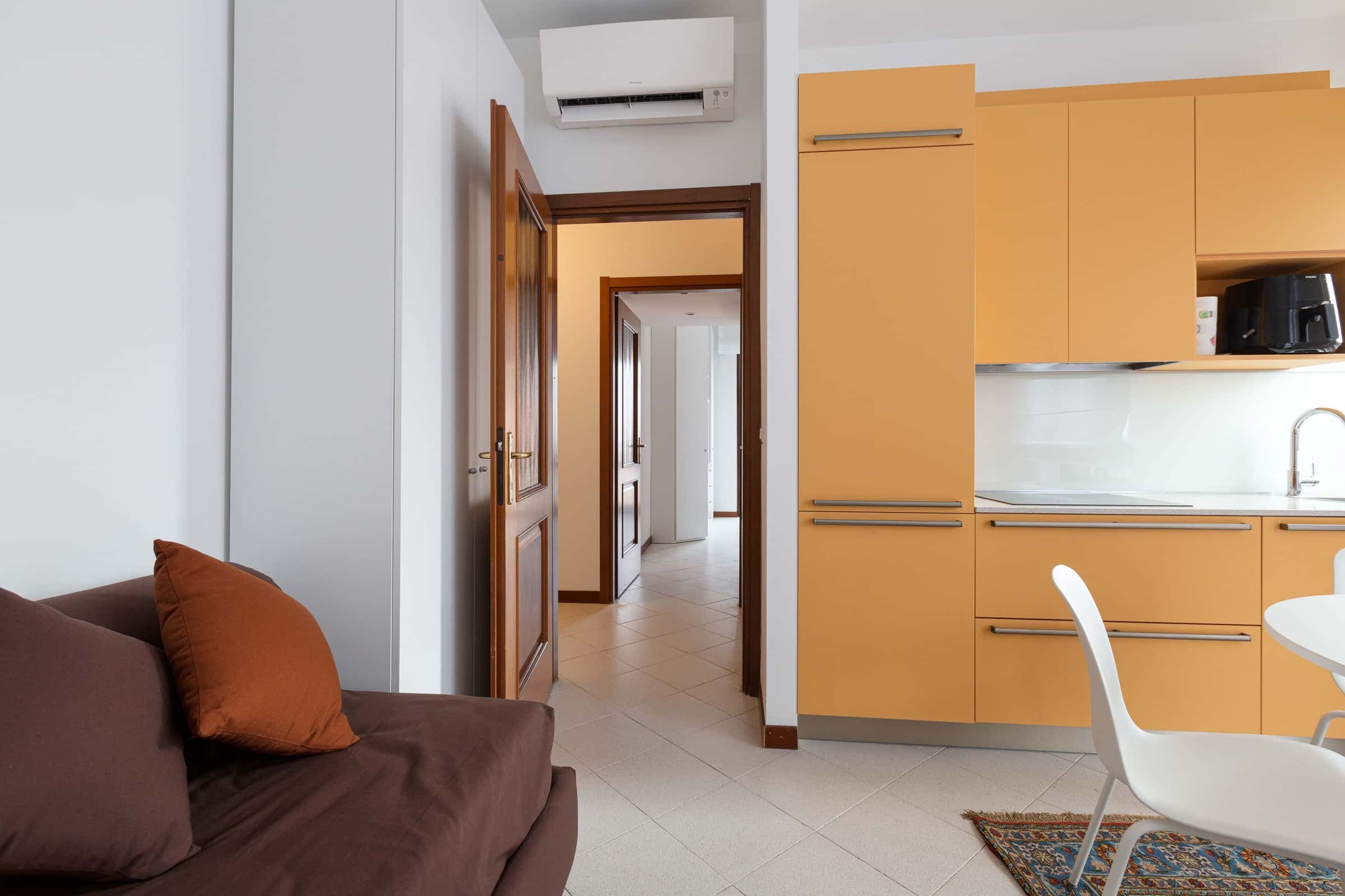 Bocconi Naba big apartment photo 1