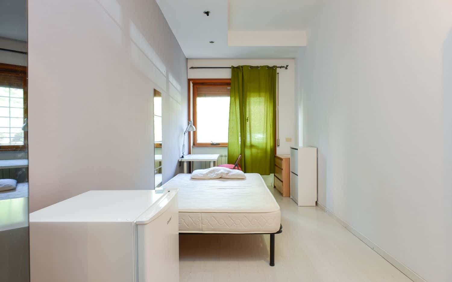 Private Room in Via Edoardo Jenner photo 1