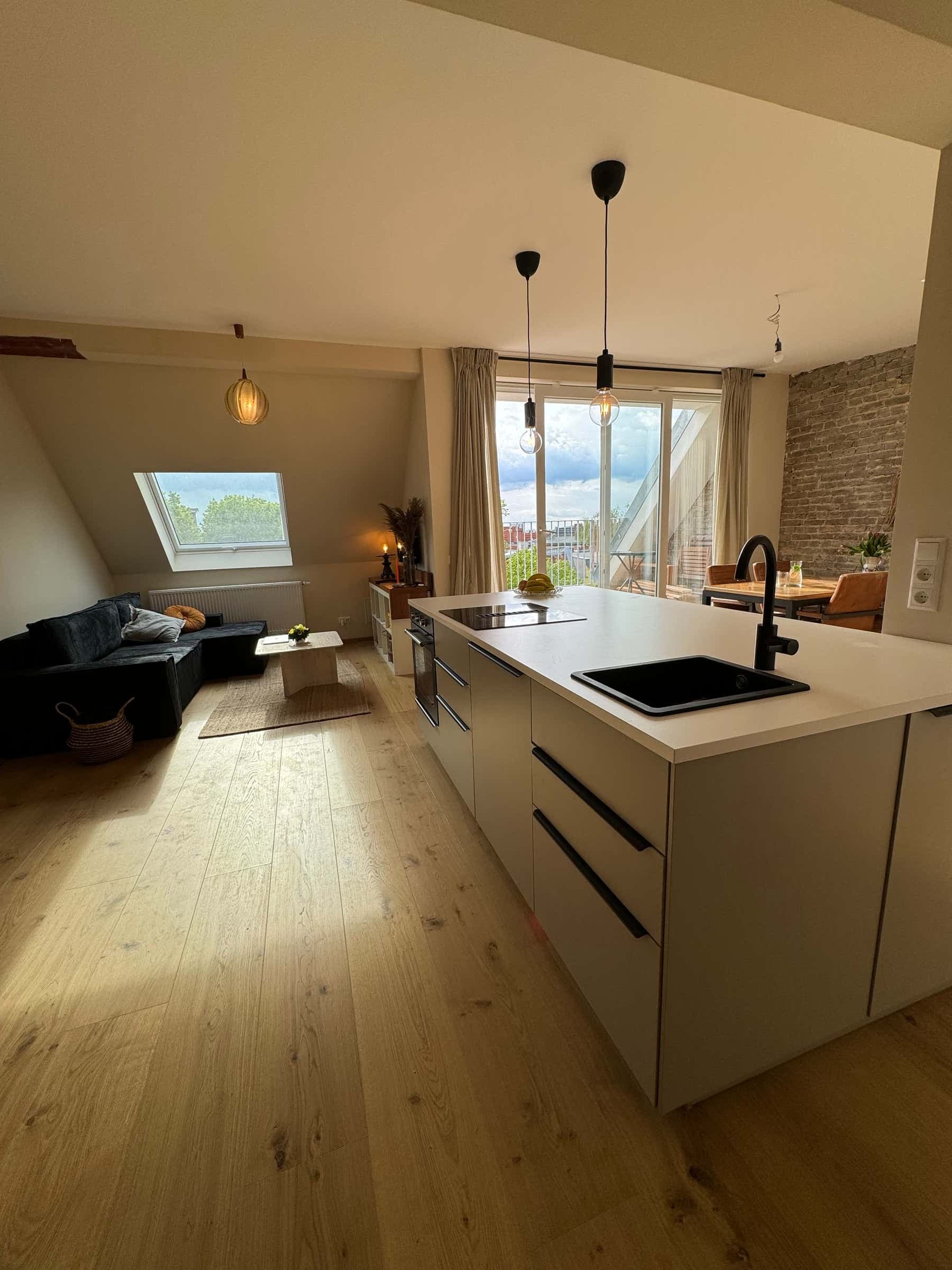 Neue Dachgeschosswohnung mit Loftcharakter und Terrasse photo 1