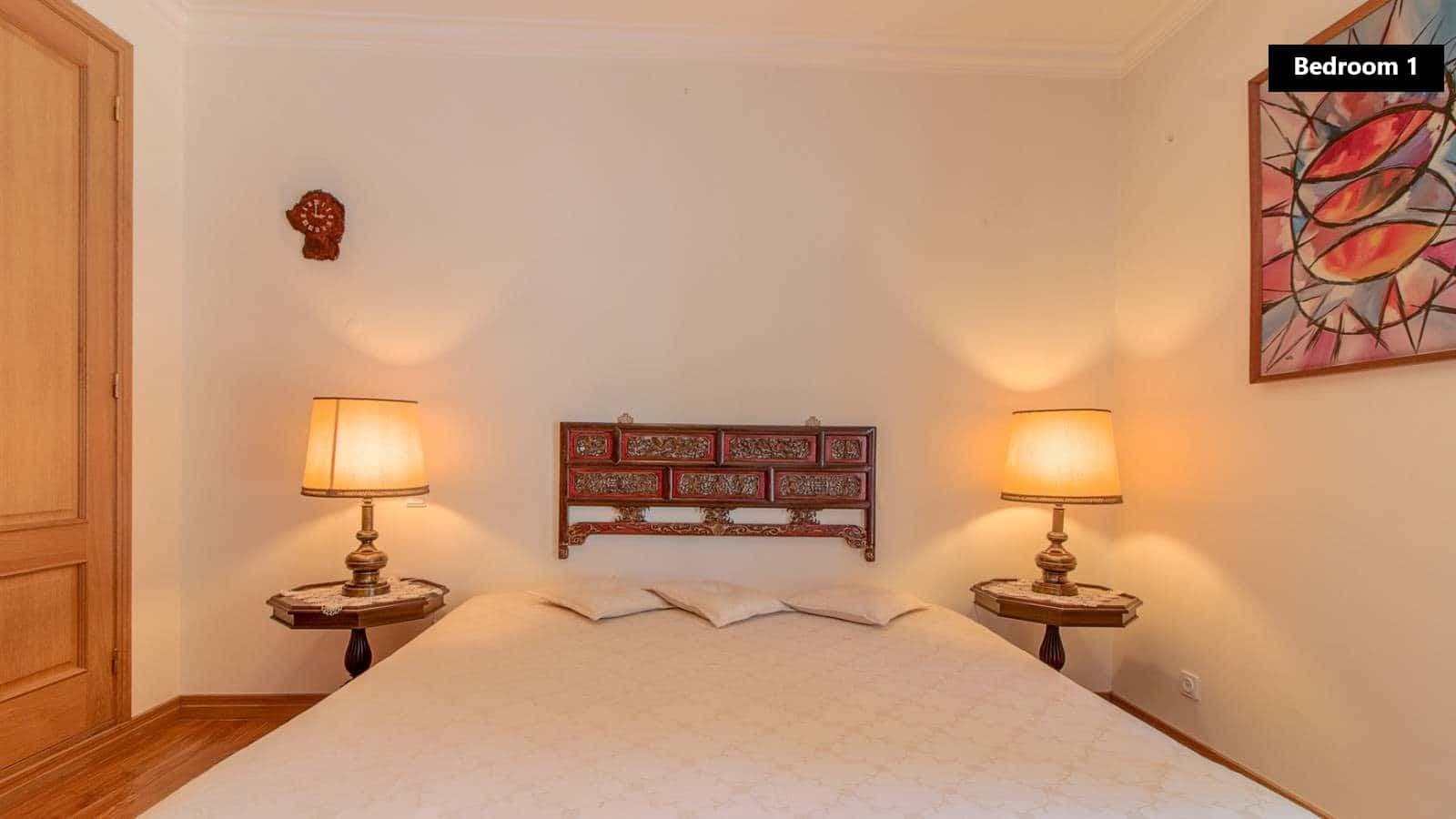 Ensuite bedroom with private bathroom and balcony for rent in Oeiras! photo 1