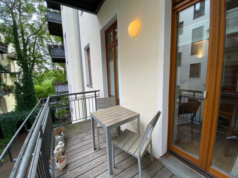 Angi: Drei Zimmer, zwei Etagen, zwei Balkone, zwei Badezimmer photo 1