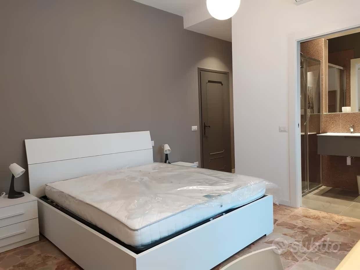 Camera con bagno privato - Parma photo 1