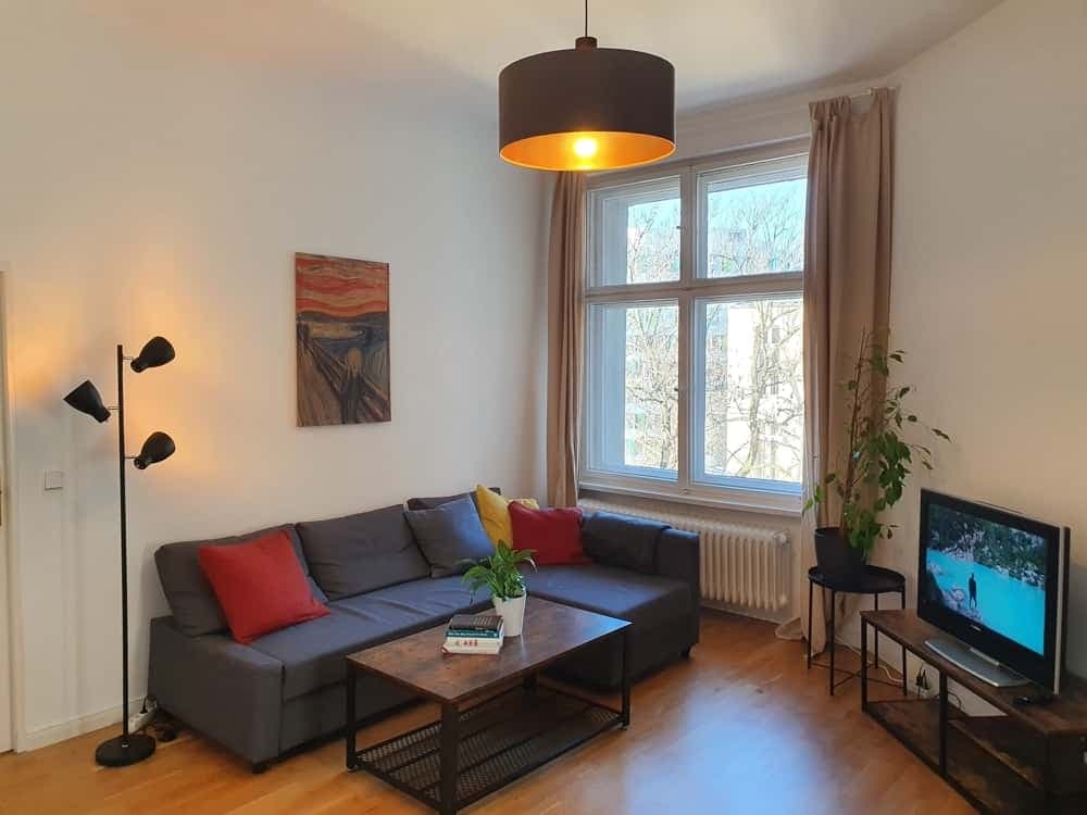 Chloe - Helle & charmante Dreizimmer-Altbau-Wohnung mit Balkon in Schöneberg photo 1