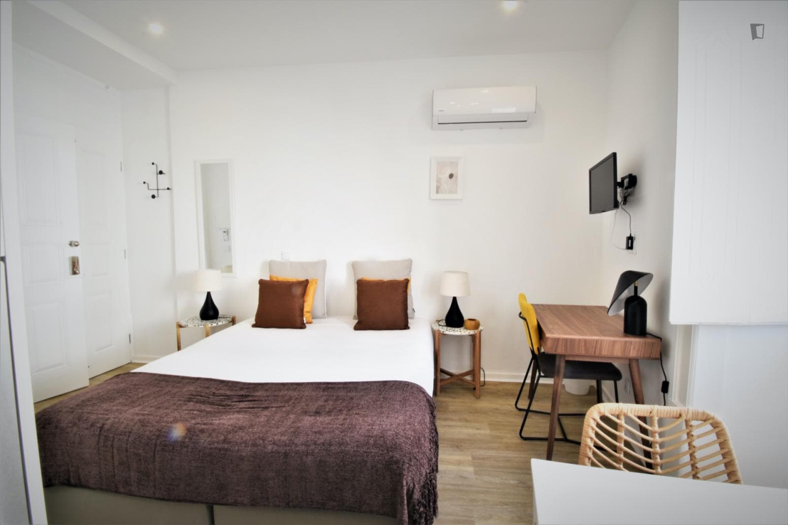 Delightful studio in the downtown area of Coimbra photo 1