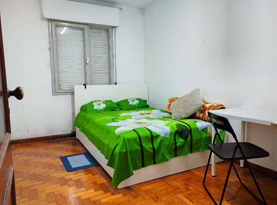 Comfortable room in a 4 bedroom apartment in Lisbon - Room 3 photo 1