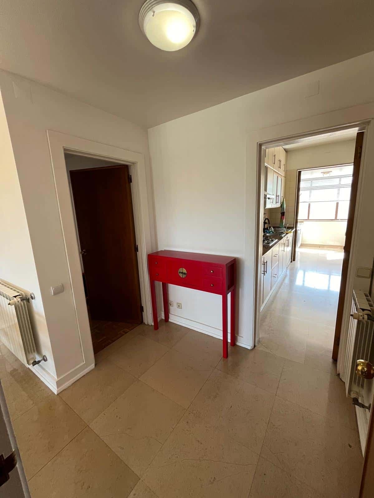 Spacious 4-bedroom apartment with private balcony in Lisbon photo 1