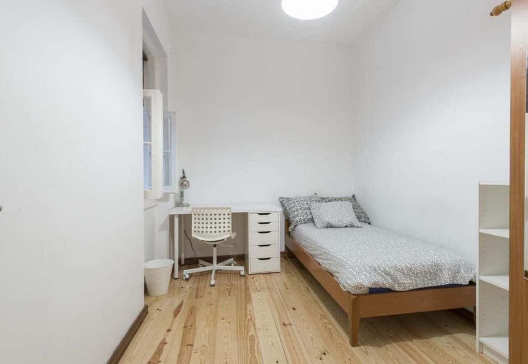 Comfortable single bedroom in Praça de Espanha - Room 4 photo 1
