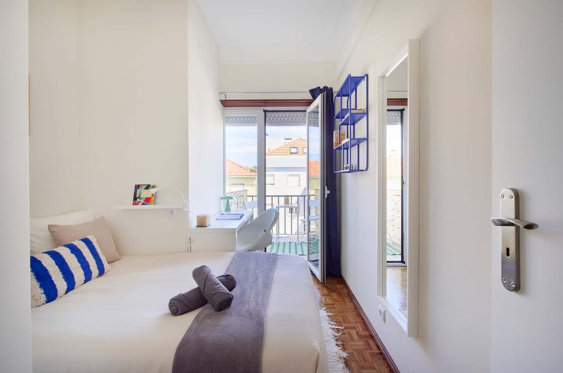 Incredible bedroom in Lisbon photo 1