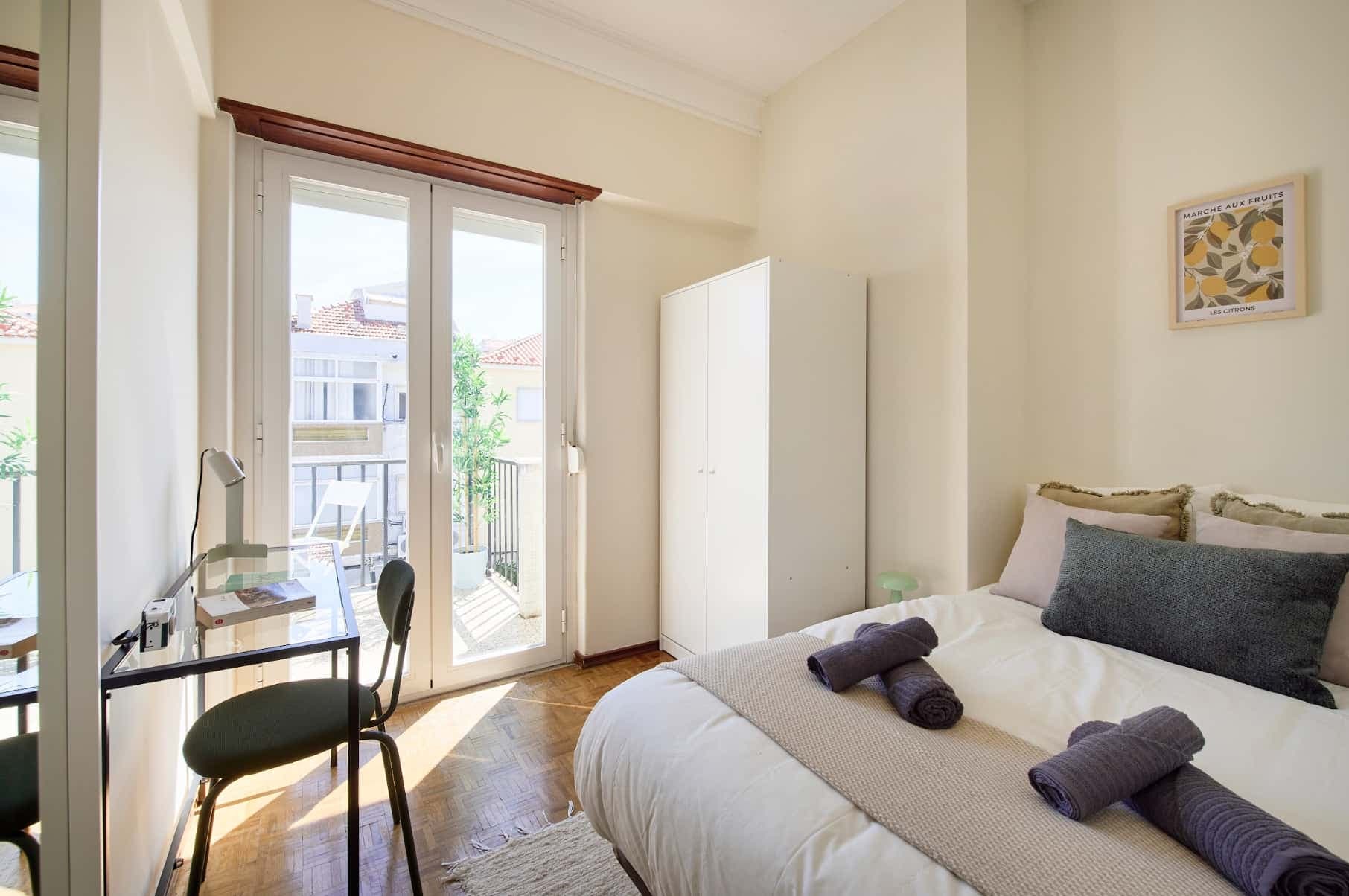 Wonderful bedroom in Lisbon photo 1