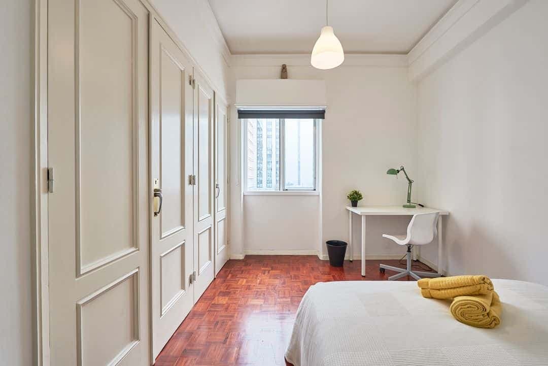 Bright double bedroom in Marquês de Pombal - Room 9 photo 1