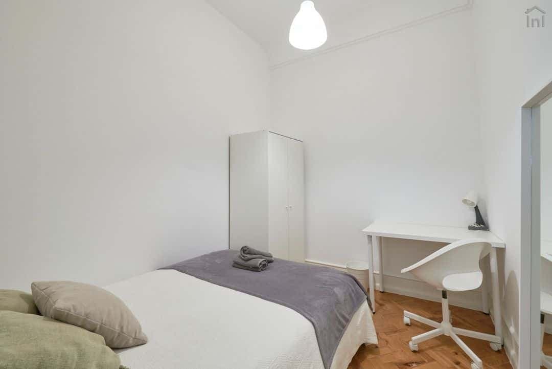 Modern double interior bedroom in Alameda - Room 6 photo 1