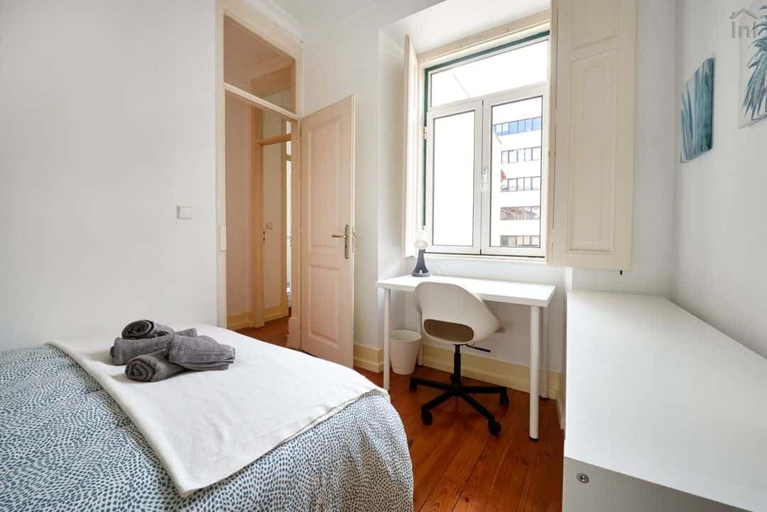 Cozy double bedroom in Avenida - Room 5 photo 1