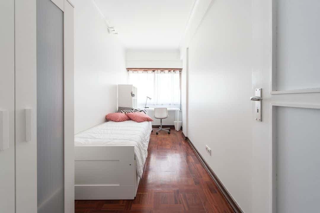 Modern single bedroom in Saldanha - Room 5 photo 1