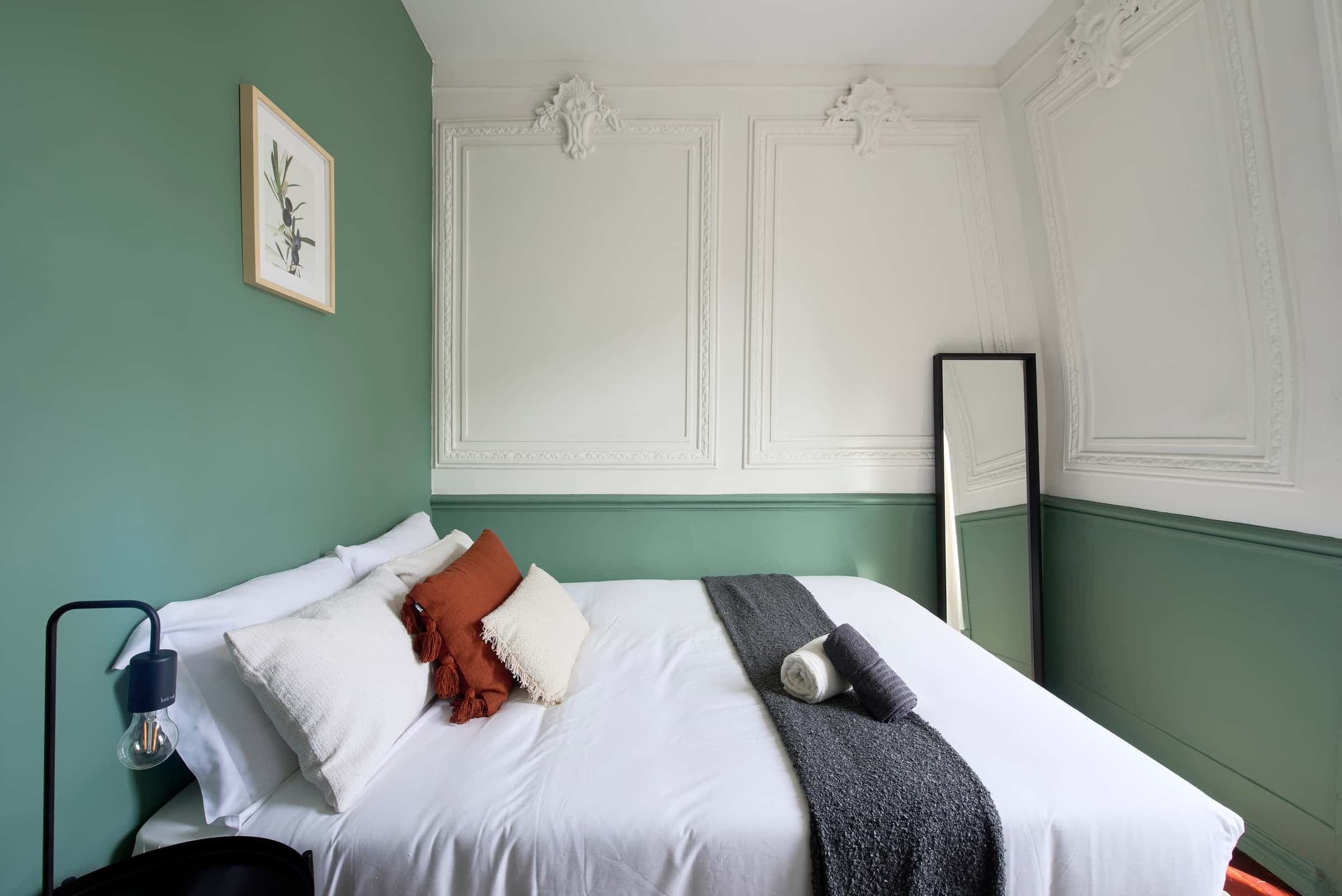 Homey bedroom in Arroios - Room 2 photo 1