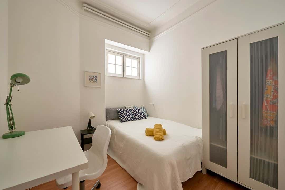 Comfortable double bedroom in Marquês de Pombal - Room 13 photo 1