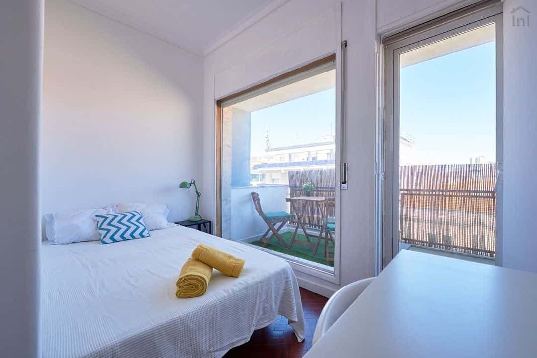 Modern single bedroom with balcony in Saldanha - Room 8 photo 1