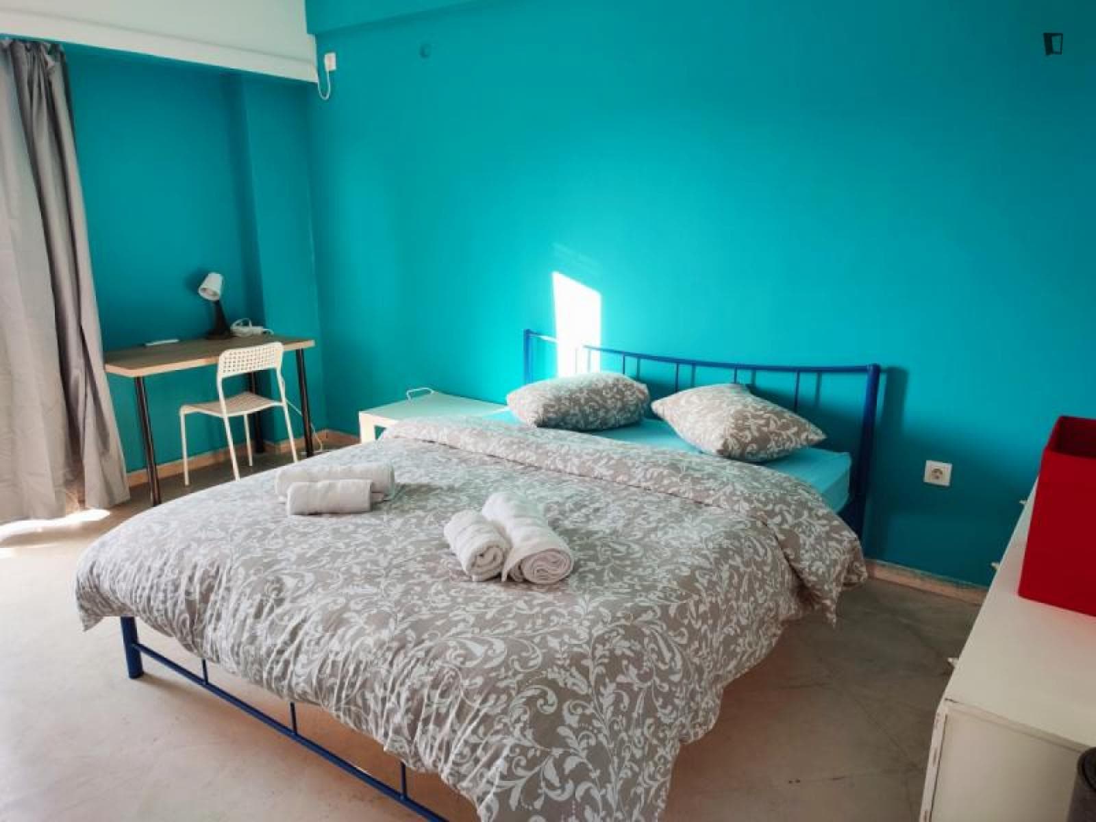 Modern double bedroom in a 10-bedroom apartment No18-2 photo 1