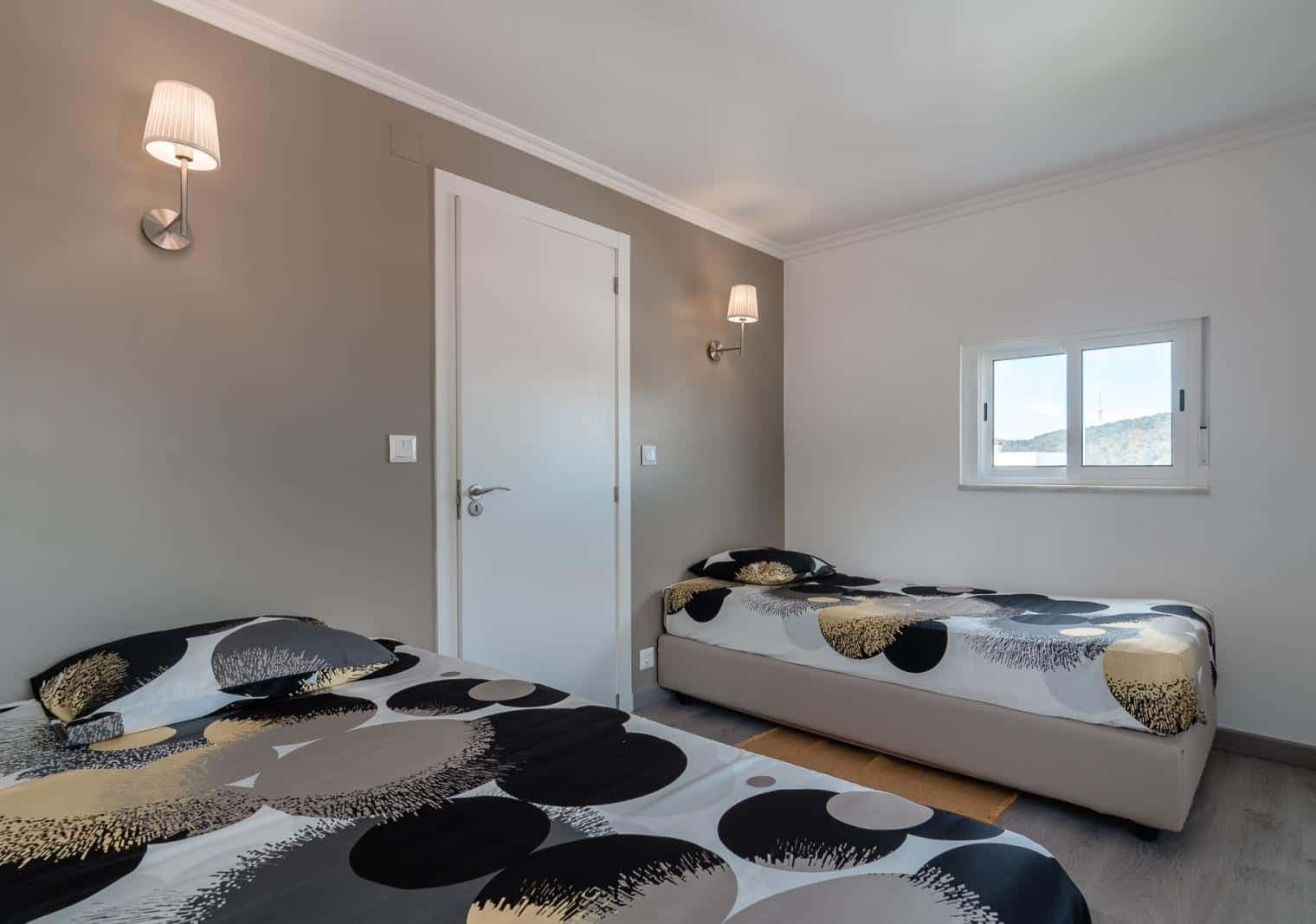 Quarto com várias camas em apartamento com 3 quartos - Flat Campolide 2 - Campolide 21 photo 1