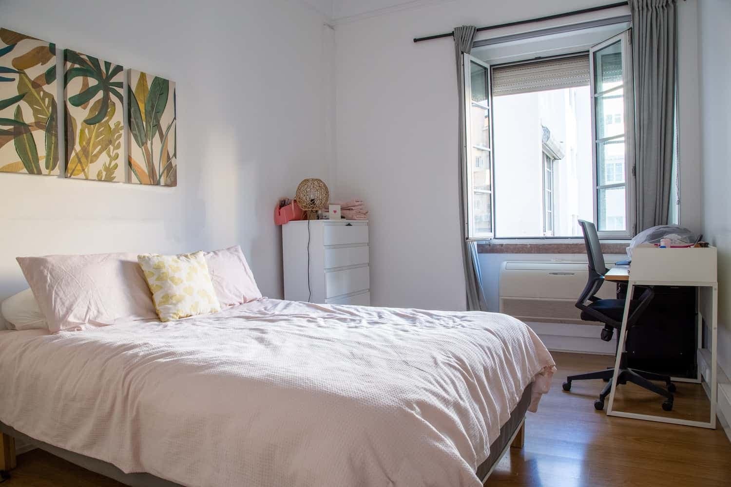 Room 7 - 38. Sidonio Pais 24 1D photo 1