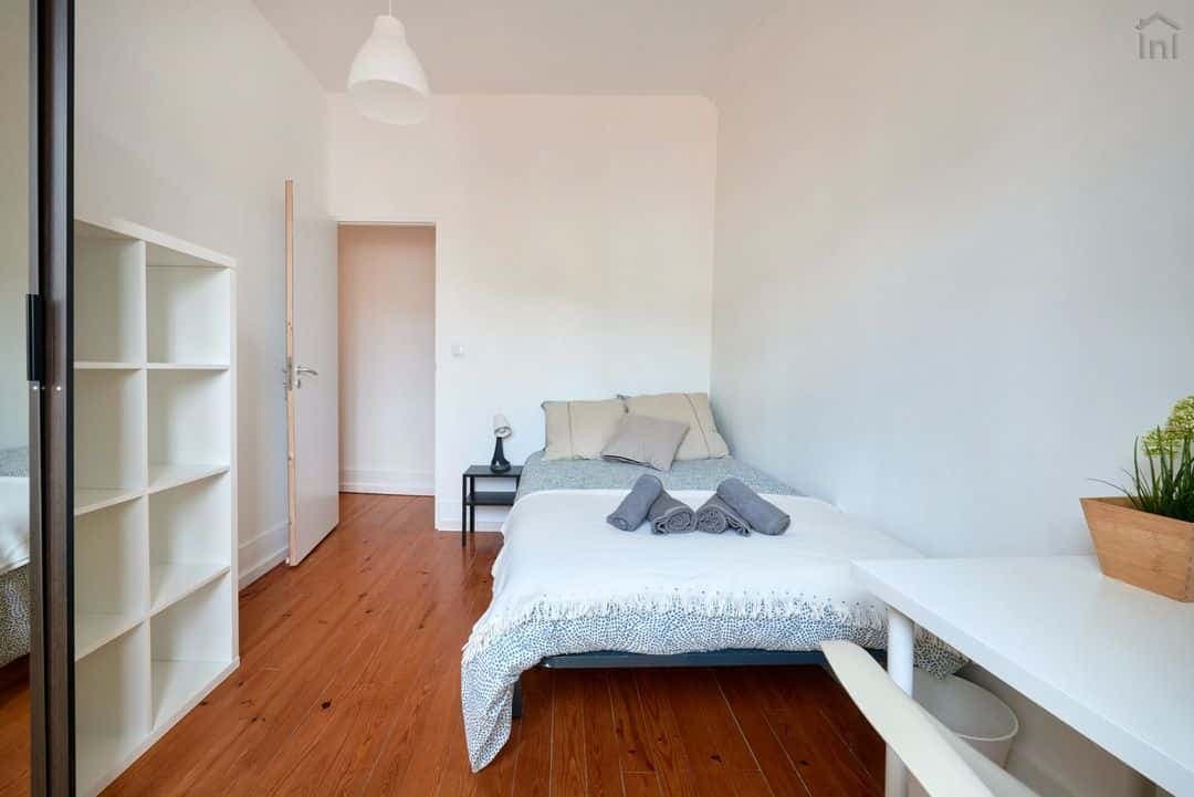 Confortable double bedroom in Avenida - Room 3 photo 1