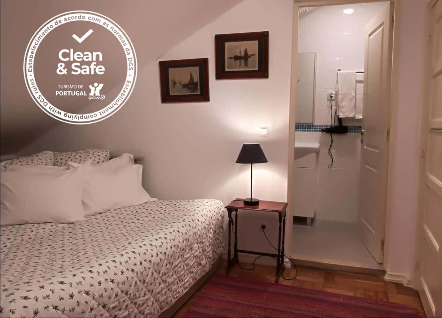 Bright bedroom with private bathroom in a 4-bedroom apartment in Braço de Prata, Lisbon photo 1