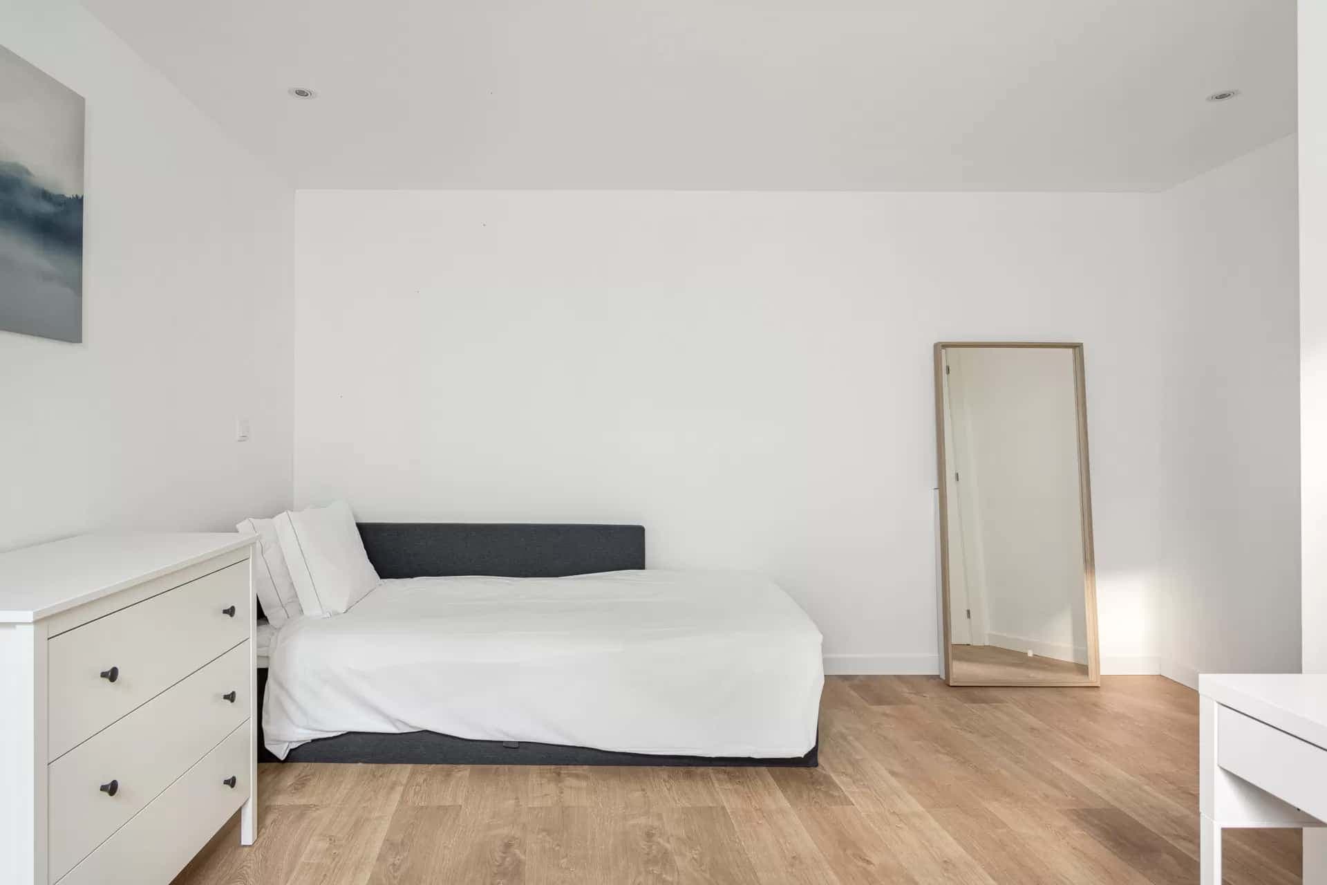 Minimalistic apt w/ patio in Principe Real photo 1