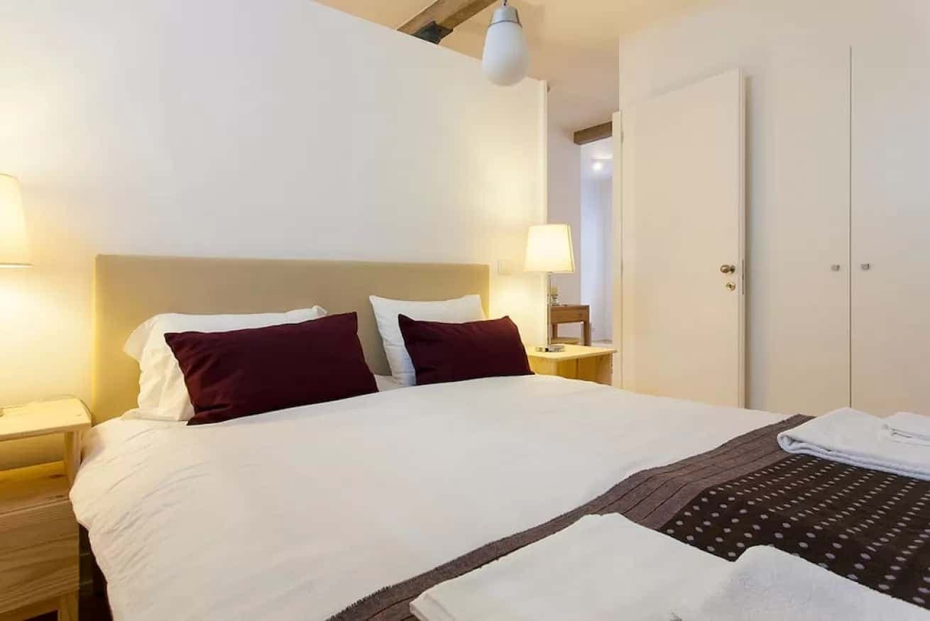 Cosy 1-bed flat w/workspace in Santa Catarina, moments from Luís de Camões Sq photo 1