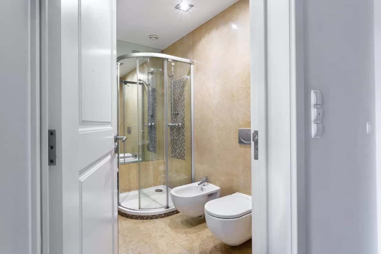 Splendid 2BR Apt w/balcony, 10mins to Praça do Comércio photo 1