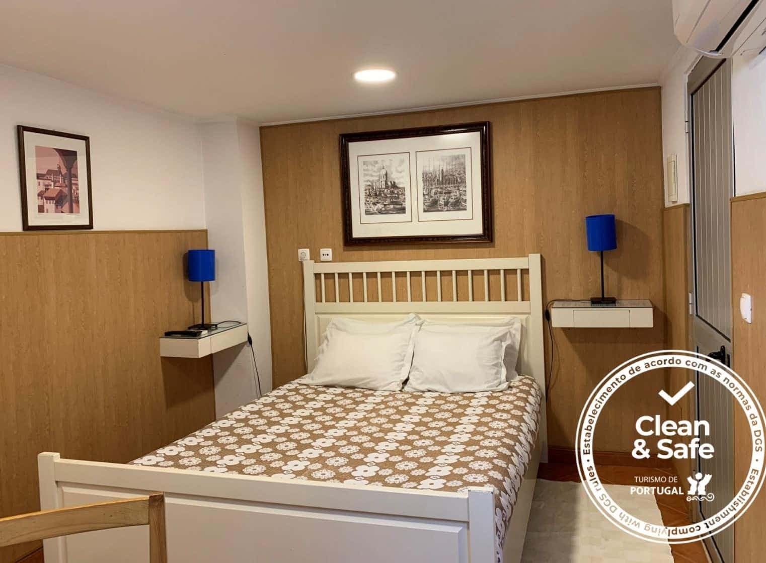 Bright bedroom with private bathroom in a 4-bedroom apartment in Benfica, Lisbon photo 1