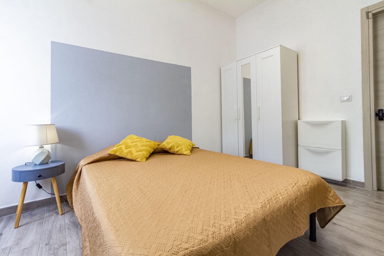 Double Ensuite Bedroom in a 6-bedroom flat near Vanni Stadium photo 1