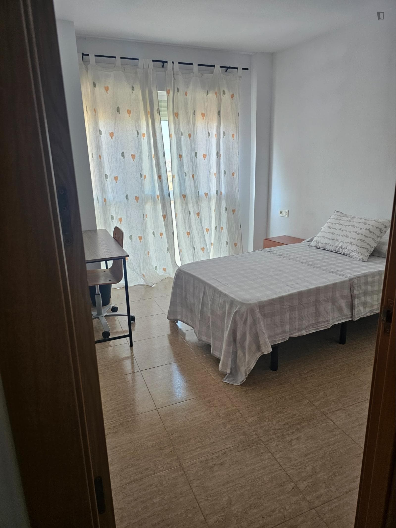 Comfortable single bedroom ideal for Universidad Católica San Antonio de Murcia students photo 1