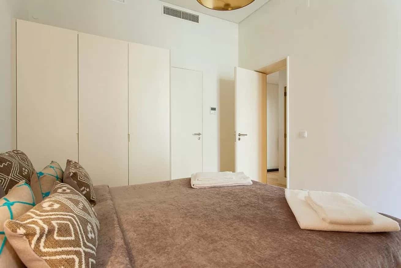 Fabulous & spacious 2-bed Apt in Baixa, downtown Lisbon photo 1