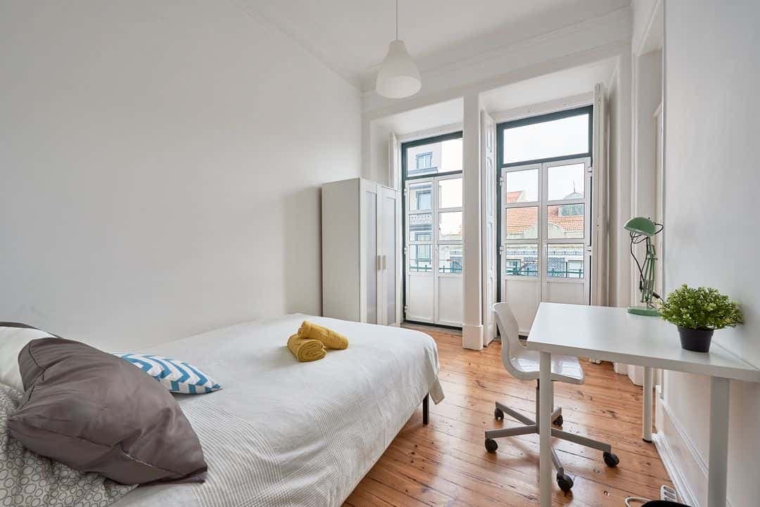 Bright double bedroom with balcony in Arroios - Room 5 photo 1