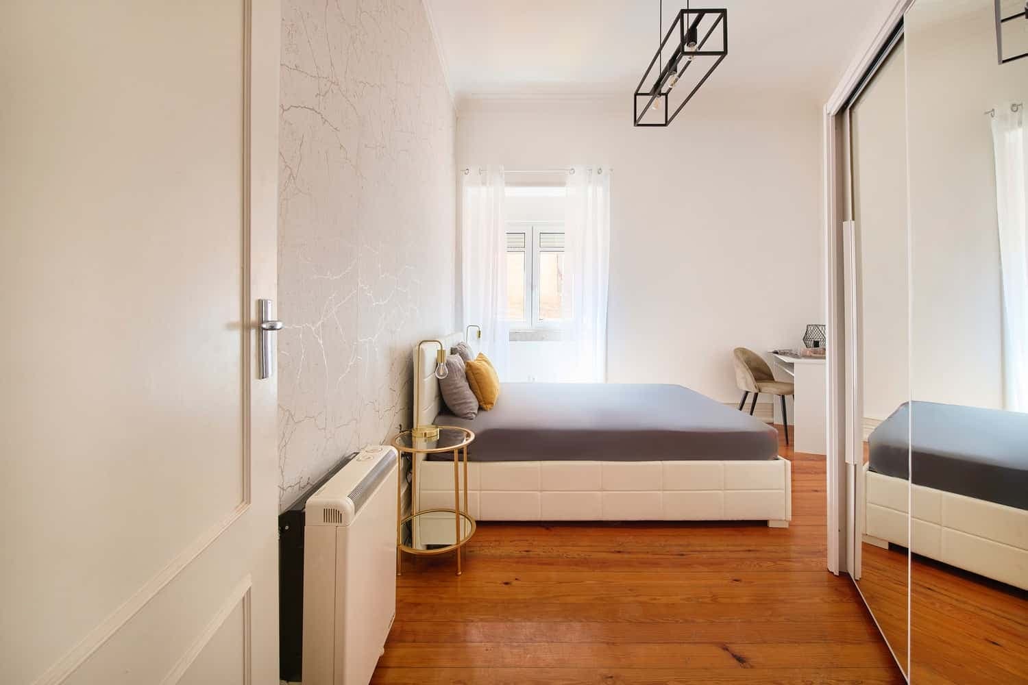 Room 5 - 71. Avenida Álvares Cabral 28 1E photo 1