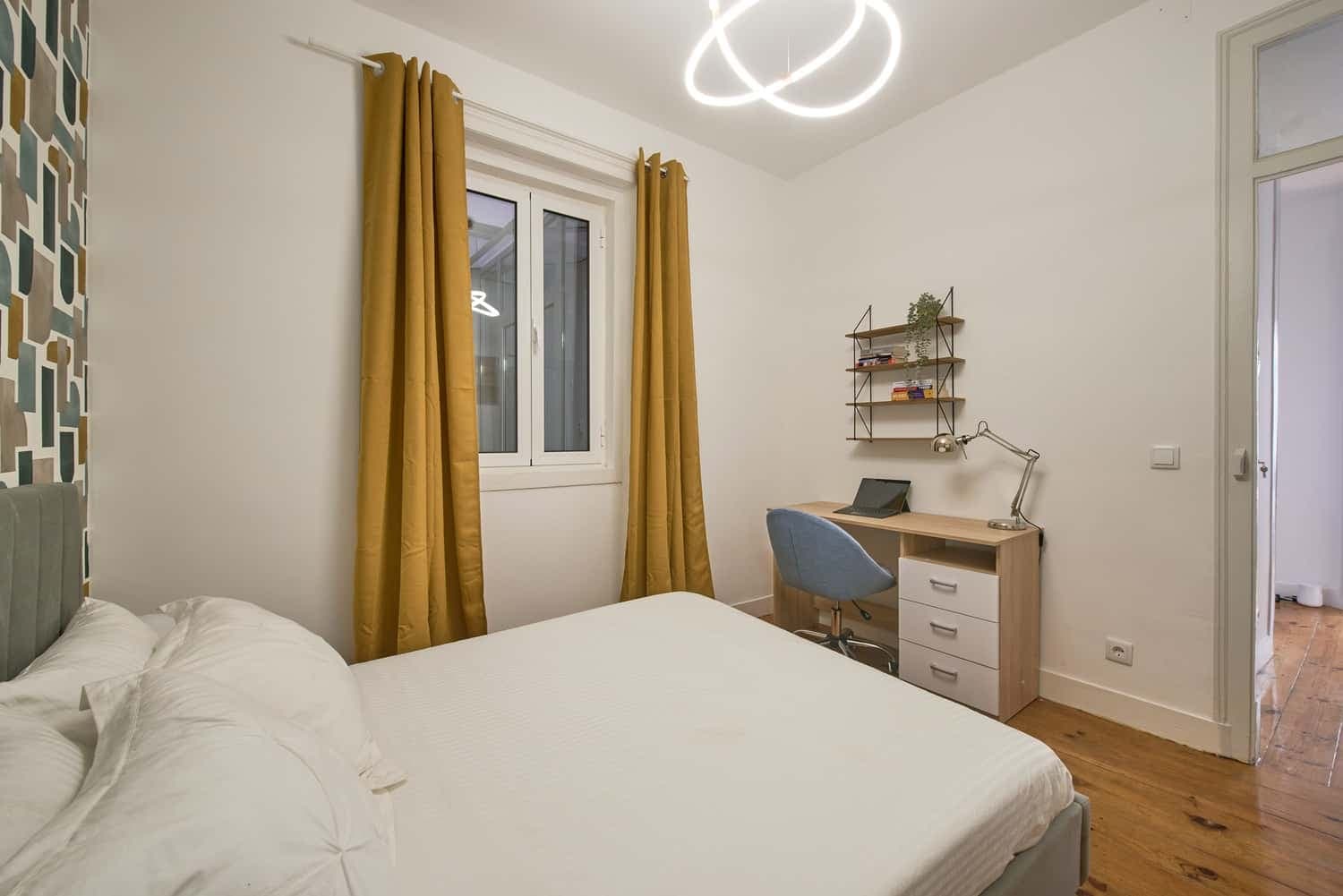 Room 6 - 102. R.Cidade da Horta 36 1 photo 1