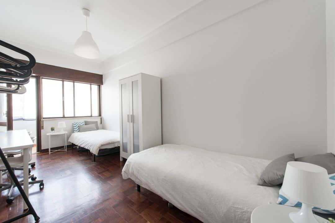 Cozy twin bedroom with private bathroom in Saldanha - Room 9 photo 1