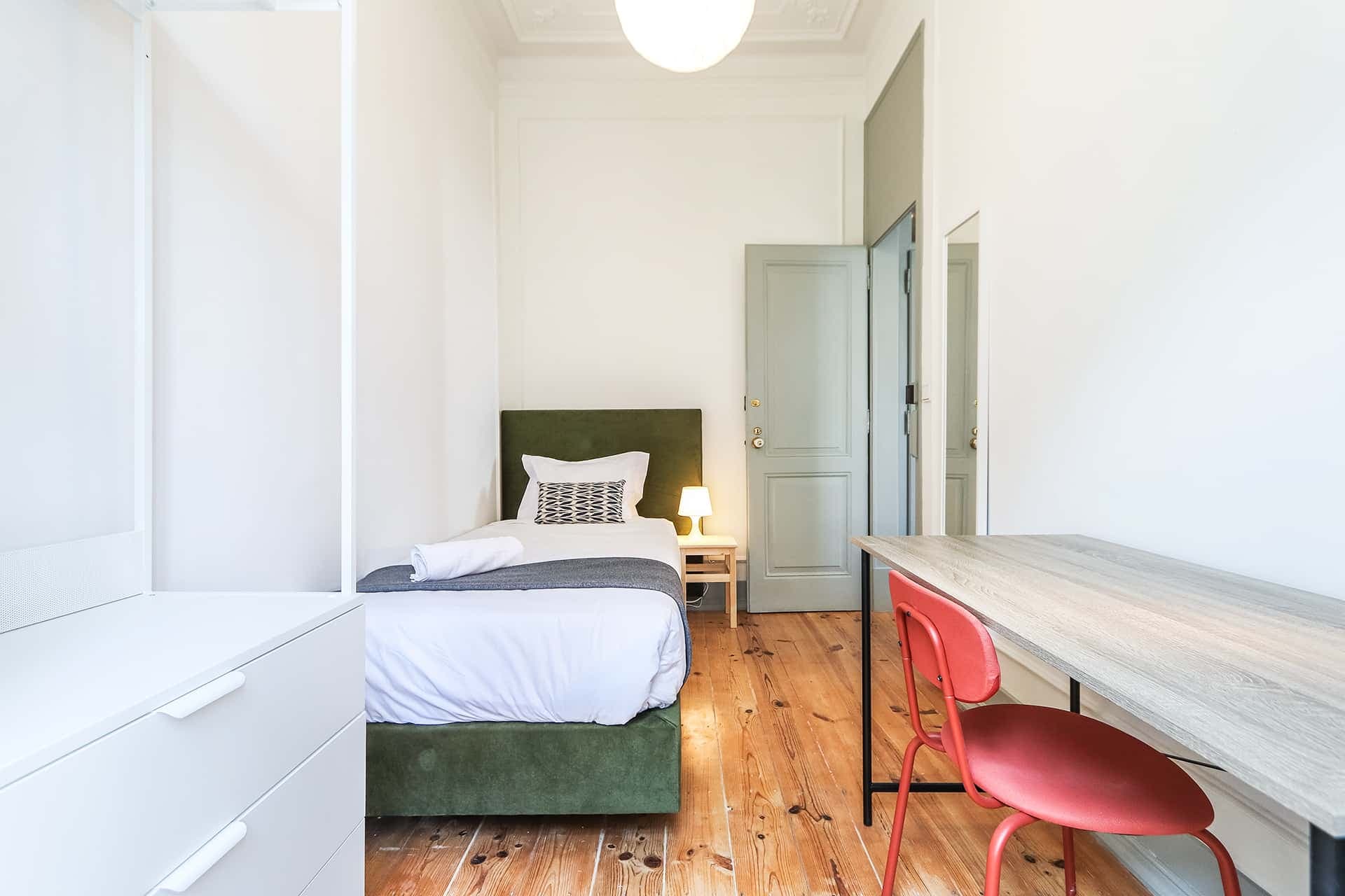 Bright single bedroom with private balcony in Campo de Ourique - Room 1 photo 1