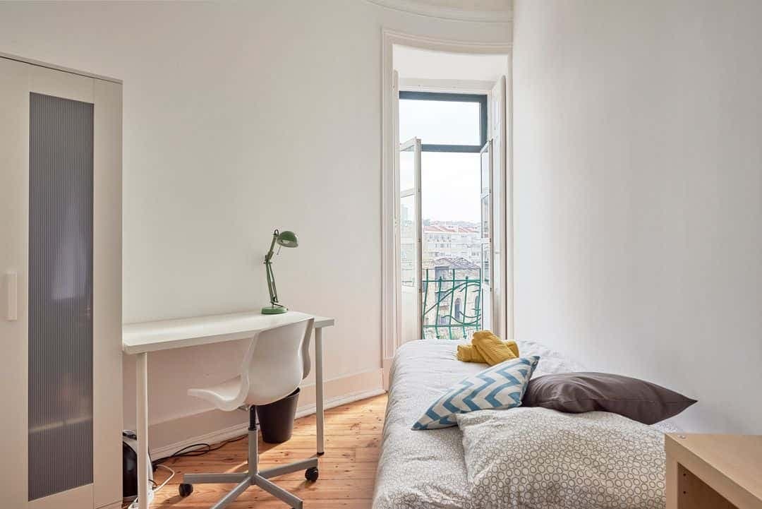 Bright single bedroom with balcony in Arroios - Room 3 photo 1