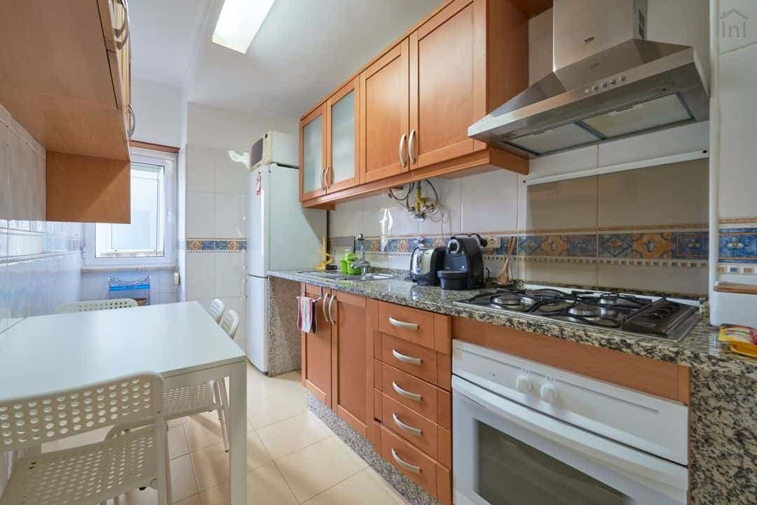 Cozy 3-bedroom apartment in Entrecampos photo 1