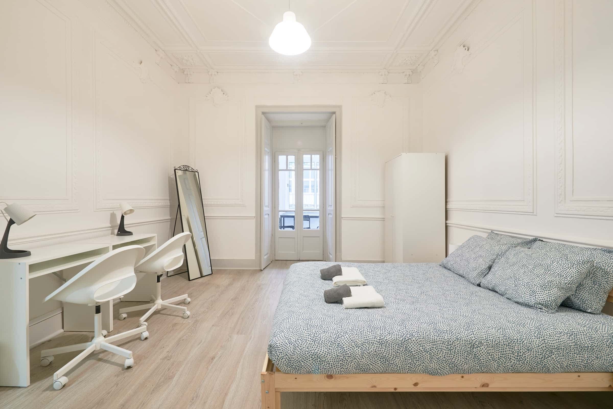 Luminous double bedroom with balcony in Arroios - Room 5 photo 1